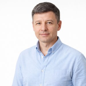 Специалист-консультант по уходу за ногтями